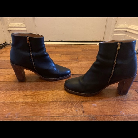 APC black leather ankle boots with wooden heel - Picture 2 of 5